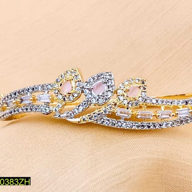 1x Kara Bracelet premium jewelry collection