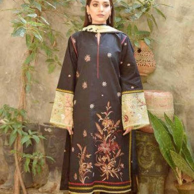 3x-Maya Lawn Suit - Orignal  3 Pcs Orignal Digital Printed Lawn Suit